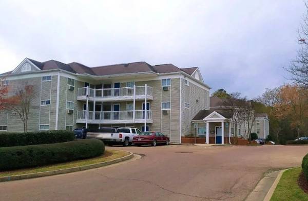 Tougaloo Must Have Amenities At Prices - Room for Rent