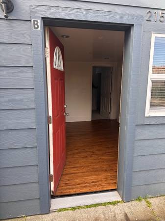 Arcata Bed 1bath Downstairs Apt 1200 - Room for Rent
