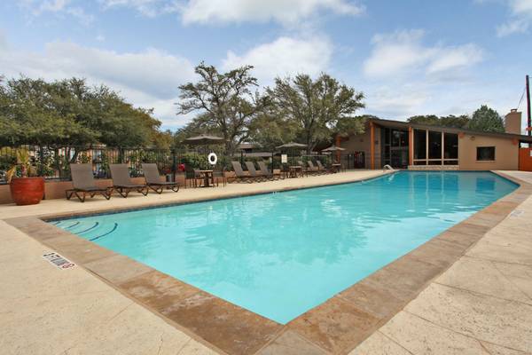 Austin Four22 Leasing Abc - Room for Rent