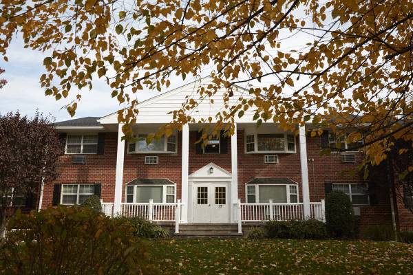 Garnerville Spacious Newly Renovated - Room for Rent