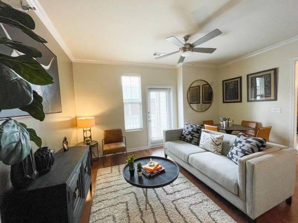 Williston Internet Caf At Resident - Room for Rent