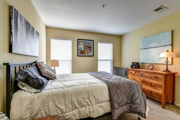Newark Great Location For Your New Home - Room for Rent