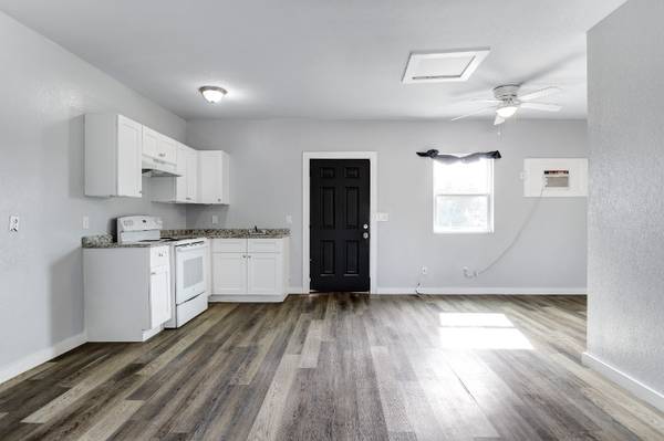 San Antonio Duplicate Of Modern Bed - Room for Rent