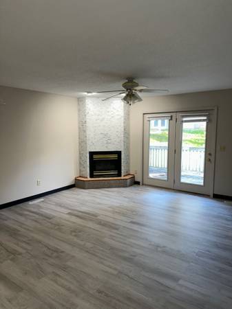 Coralville Townhome Remodeled 3bed - Room for Rent