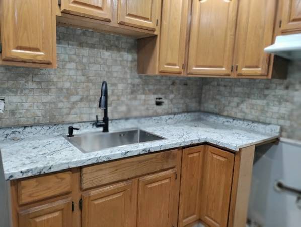 Salem Large Bedroom Furnished - Room for Rent