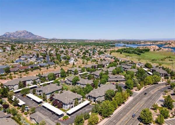 Prescott Garages Available For Rent 24 - Room for Rent