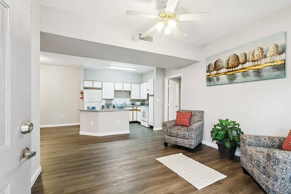 Houston Laundry Facility Separate - Room for Rent