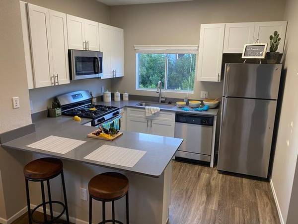 Lake Forest In Ground Spa Private Patio - Room for Rent