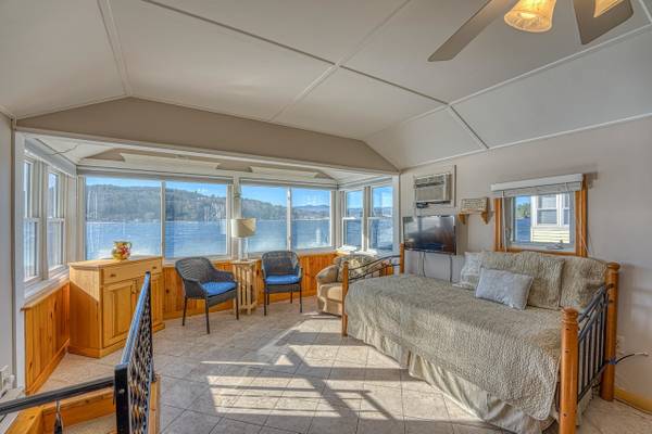 Bristol Newfound Lake This Crystal - Room for Rent