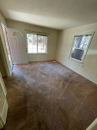 South Lake Tahoe Cozy Duplex Apartment - Room for Rent