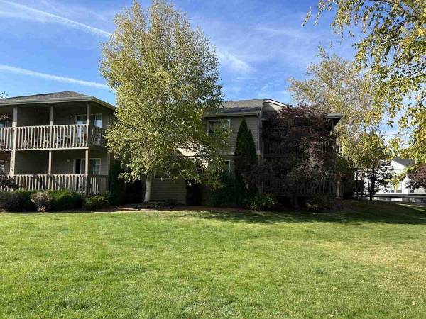 Bend Captivating Br Ba With Vaulted - Room for Rent