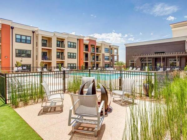 Edmond On Wall Usb Ports In Kitchen And - Room for Rent