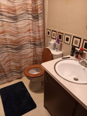 Whitewater Split The Rent - Room for Rent