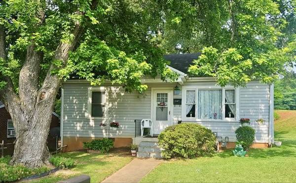 Danville Beautiful Charming House - Room for Rent