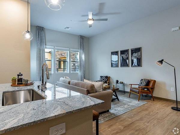 Las Vegas Natural Stone Granite - Room for Rent