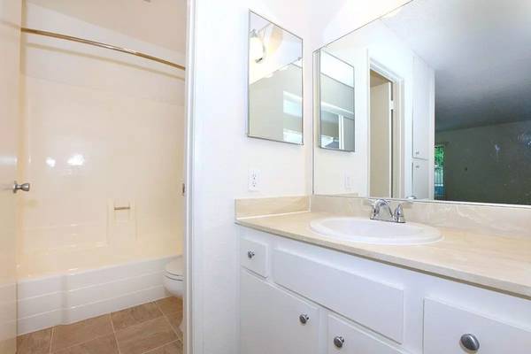 Buena Park Close To Campus Great - Room for Rent