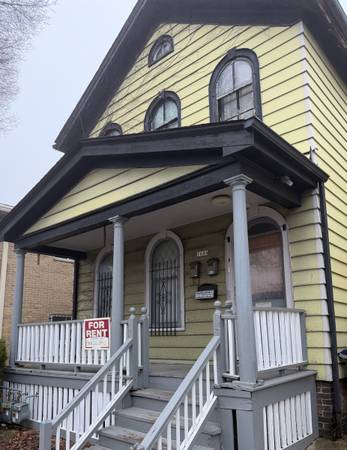 Milwaukee Brady St Area Bedroom Entire - Room for Rent