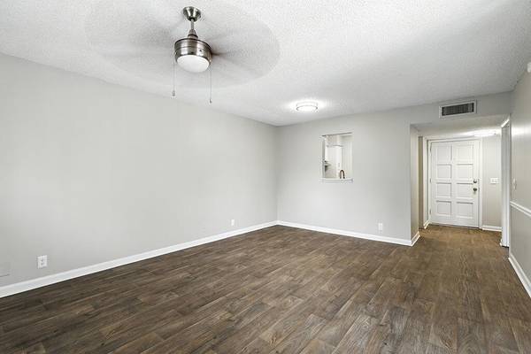 Nashville Pet Friendly In Home Washer - Room for Rent