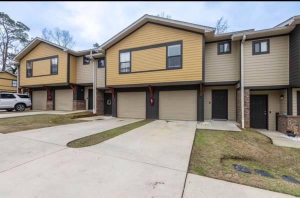 Lehigh Acres Quite Clean Room Available - Room for Rent