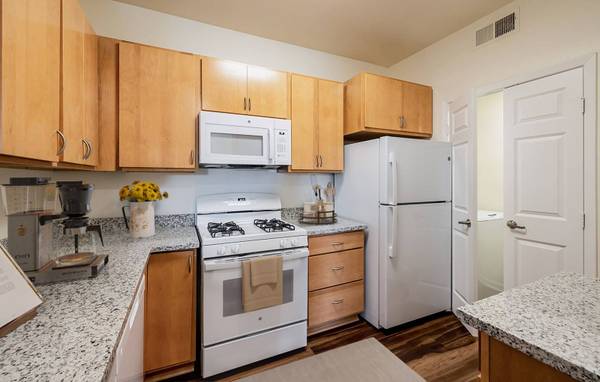 Bryan Central Location In Bryan Bed - Room for Rent