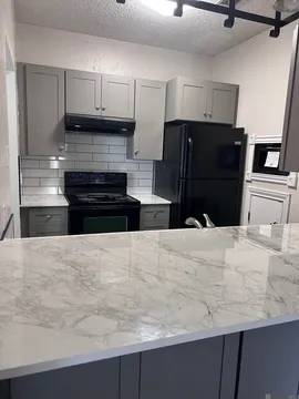 Baton Rouge Great Location Remodeled - Room for Rent