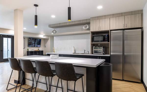 Topeka Onsite Laundry Facility Topeka - Room for Rent