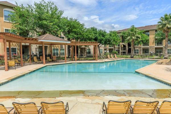 Baytown Easy Access To Freeways - Room for Rent