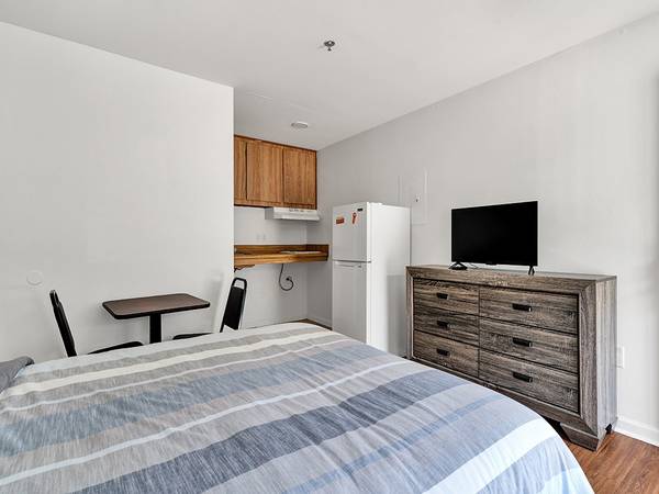 Cleveland No Long Term Lease Required - Room for Rent