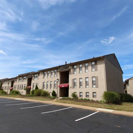 Fredericksburg Large Swimming Pool Wall - Room for Rent