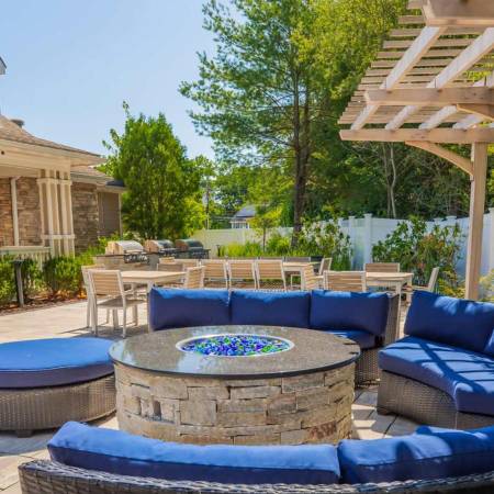 Nutting Lake Computer Desks Built In - Room for Rent