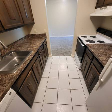 Lincoln Largest One Bedroom On South - Room for Rent