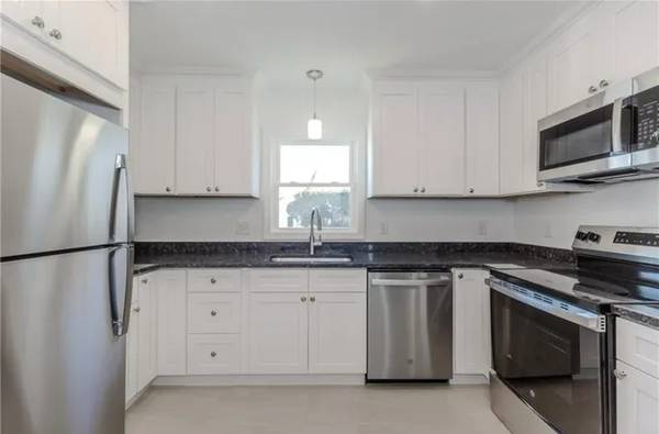 Providence Newly Renovated Bedroom - Room for Rent