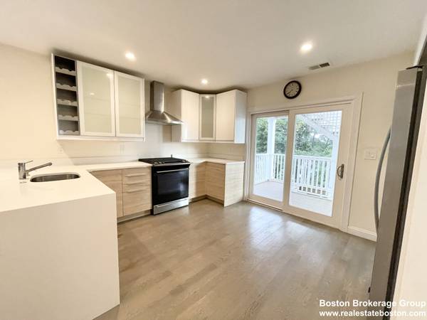 Roxbury Crossing Very Rare 6bed 25bath - Room for Rent