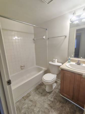 Lynchburg Modern Bed 15 Bath Unit In - Room for Rent