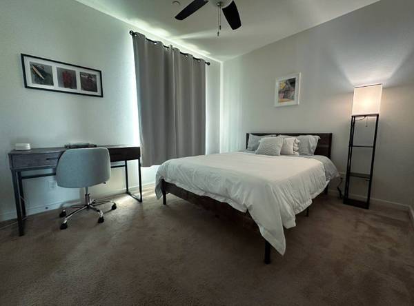 Ski-in/Ski-out Chalet Room with Mountain Views - rooms &amp; shares - apartment room roommate share 