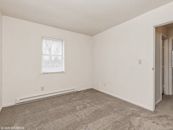 Dayton Bedrooms From 809 For Spring - Room for Rent