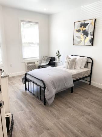 LYNN/BOSTON COMPLETELY RENOVATED LUXURY PRIVATE ROOMS FOR RENT!!!