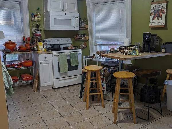 Providence This Apartment Is On Federal - Room for Rent