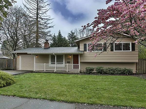 Master Bedroom+Private Bath! (Utilities Included)