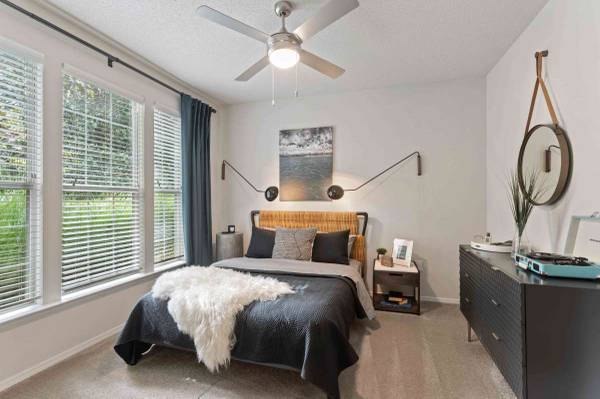 Franklin Welcome Home To Luxury Living - Room for Rent