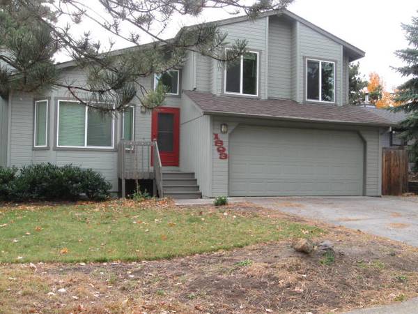 Bend 400 Off 1st Months Rent Bedroom - Room for Rent